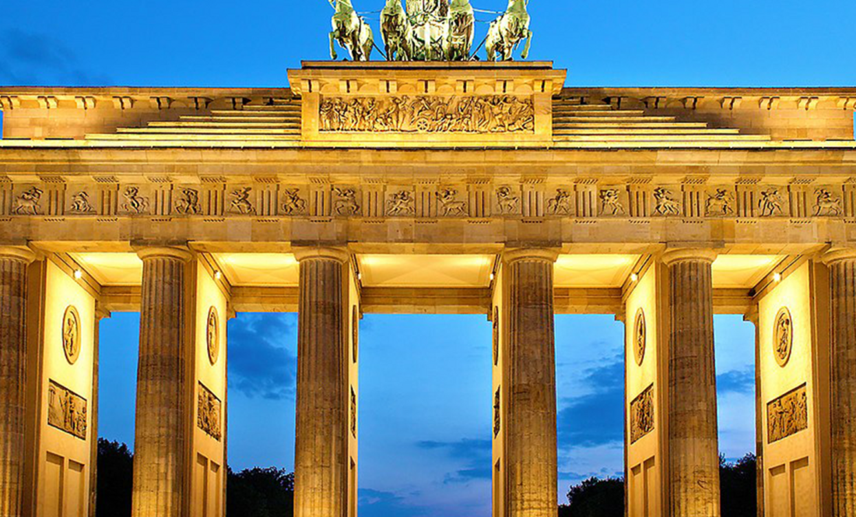 izlojba-tw_1244x752_crop_478b24840a