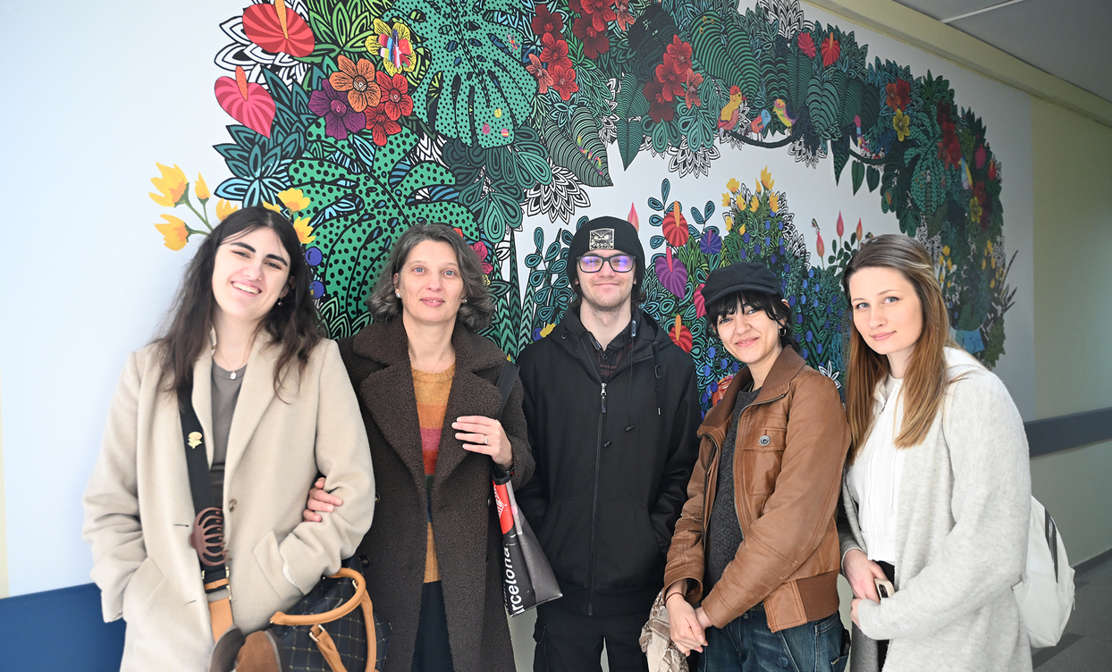 family_1244x752_crop_478b24840a