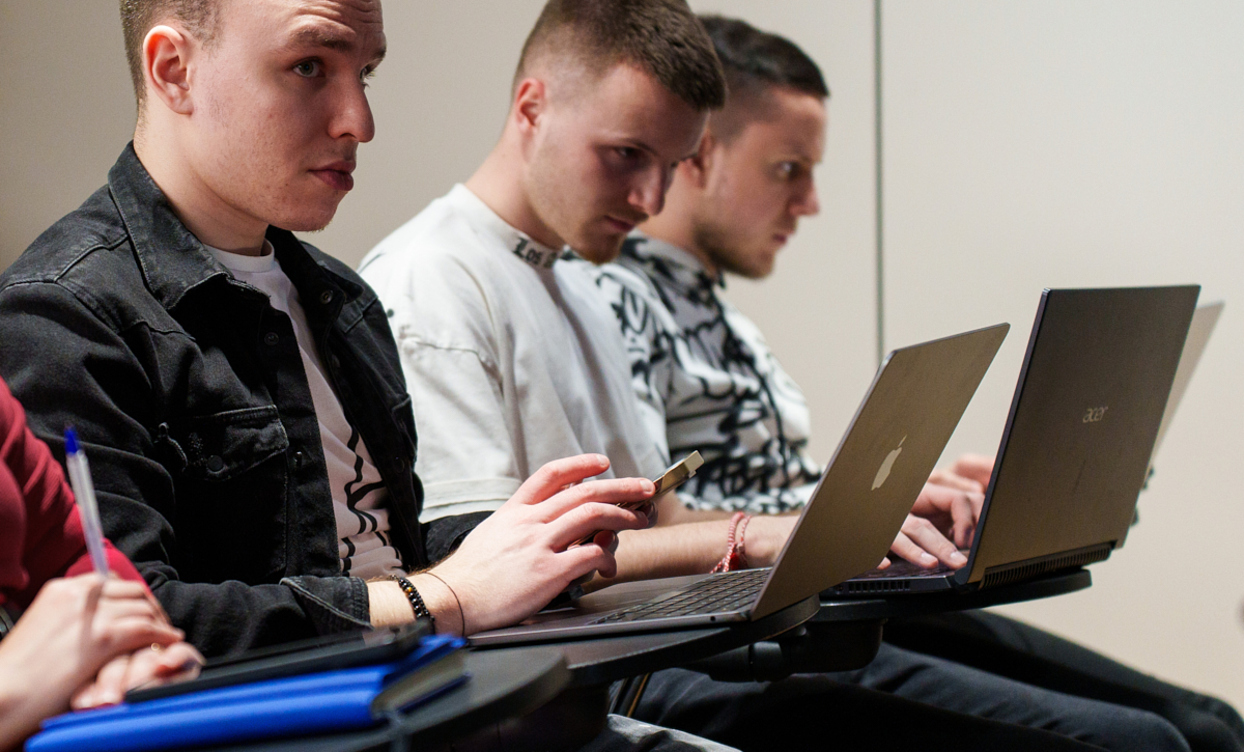 studenti_1244x752_crop_478b24840a