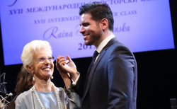 01-3-raina-678x410-crop-478b24840a_250x154_crop_478b24840a