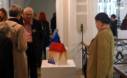 img-176220-3-2_250x154_crop_478b24840a