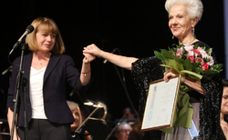 r6-02_250x154_crop_478b24840a