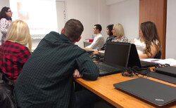 play-2_250x154_crop_478b24840a