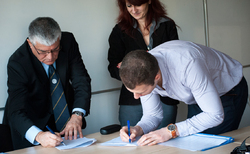 mayer8_250x154_crop_478b24840a