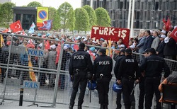 hrrrrr-11151-4_250x154_crop_478b24840a