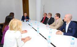 dsc-0102_250x154_crop_478b24840a