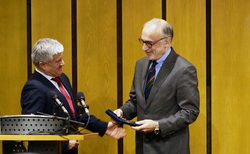 1655560-copy_250x154_crop_478b24840a