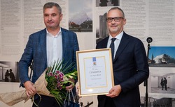 242330700-10159581822765929-102577306022481318-n_250x154_crop_478b24840a