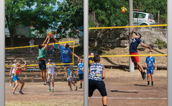 431575435-10220236533538048-8849679315792752979-n_250x154_crop_478b24840a