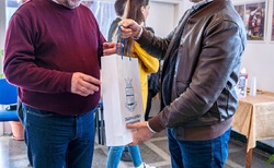 431594877-817527533744058-6894478432056852720-n_250x154_crop_478b24840a