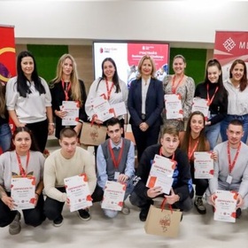 012_280x280_crop_478b24840a