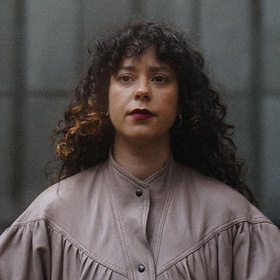 018-kristina-mladenova-momichetata-com_280x280_crop_478b24840a