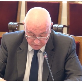 039_280x280_crop_478b24840a