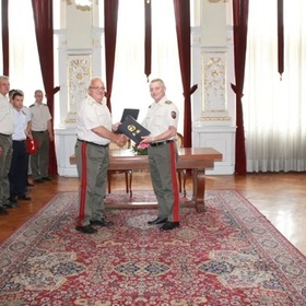 019-armymedia-bg_280x280_crop_478b24840a