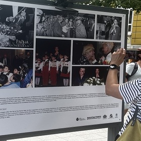 02-izlogba-burgas-1-08-2025-f-raina-kabaivanska-school-1_280x280_crop_478b24840a