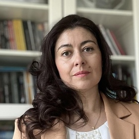 09-evelina-christova-fb_280x280_crop_478b24840a