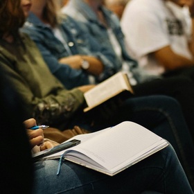 042-studenti-unsplash_280x280_crop_478b24840a