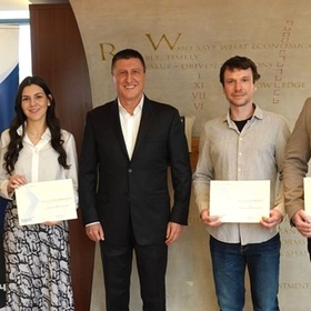 chetirima-ucheni-mediabricks-bg_280x280_crop_478b24840a