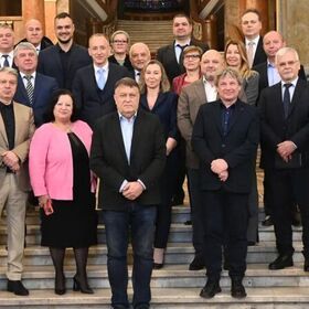 rectori-offnews-bg_280x280_crop_478b24840a