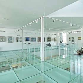 uni-art-inside-1-nbu_280x280_crop_478b24840a