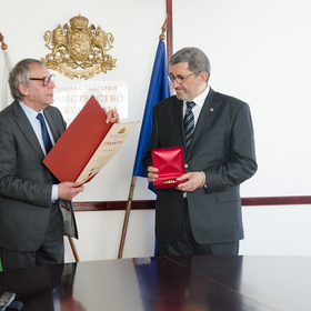 dsc-0135_280x280_crop_478b24840a