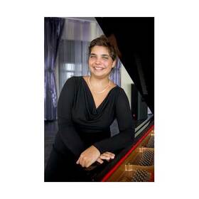 15g-pianistka_280x280_crop_478b24840a