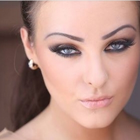 simona2_280x280_crop_478b24840a