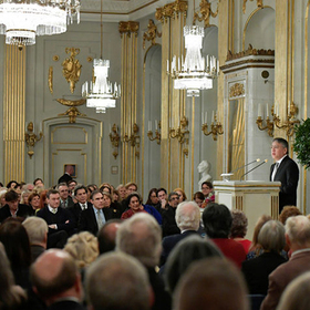 prez-2019-nobelova_280x280_crop_478b24840a