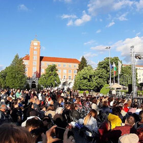 praznichno-defile_280x280_crop_478b24840a