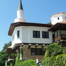 dvoreca-balchik-wikipedia_280x280_crop_478b24840a