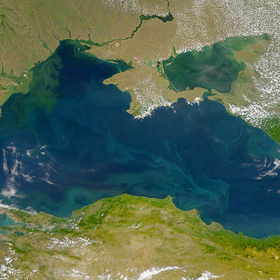 cherno-more-wikipedia_280x280_crop_478b24840a