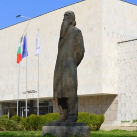 diplomaciq-i-izkustvo_280x280_crop_478b24840a