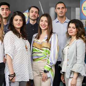 bg-studenti_280x280_crop_478b24840a