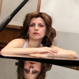 desislava_280x280_crop_478b24840a