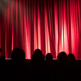 noshta-na-teatrite_280x280_crop_478b24840a