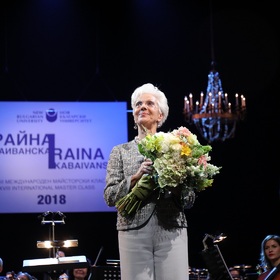 2-raina-krum-stoev_280x280_crop_478b24840a