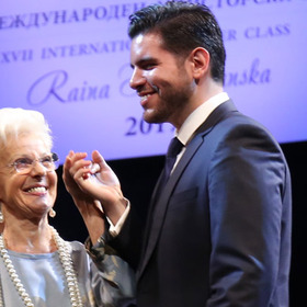 raina-2_280x280_crop_478b24840a