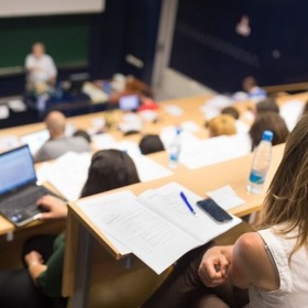 053-studenti-v-kapital-678x410-crop-478b24840a_280x280_crop_478b24840a