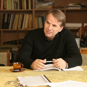 boiko-iliev-theatre-art-bg_280x280_crop_478b24840a