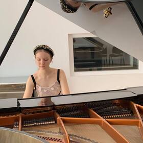 marina-mravova-daniela-kalaijdzhieva_280x280_crop_478b24840a