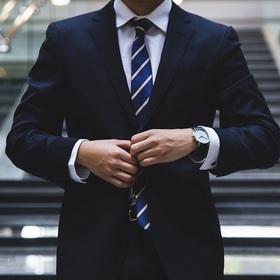 businessman-unsplash_280x280_crop_478b24840a