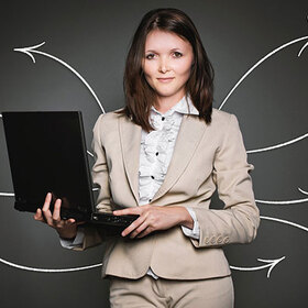 manager-analyst-pixabay_280x280_crop_478b24840a
