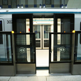 metro-clubz-bg_280x280_crop_478b24840a