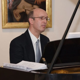 muzikalna-sreshta-nbu-v-centura_280x280_crop_478b24840a