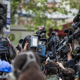 reporters-pixabay_280x280_crop_478b24840a