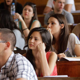 studenti-v-monitor_280x280_crop_478b24840a