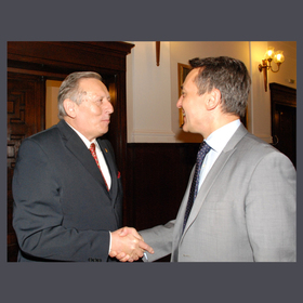 ban_280x280_crop_478b24840a