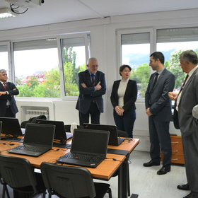 dsc-0027-1_280x280_crop_478b24840a