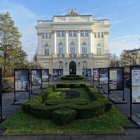 00-warshawa-uni_280x280_crop_478b24840a