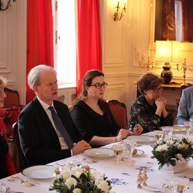 fr01_280x280_crop_478b24840a